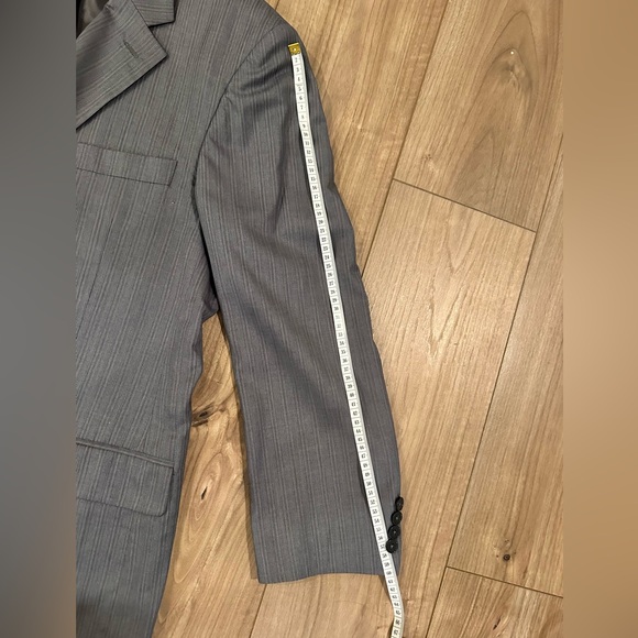 Ermenegildo Zegna Mens Gray Wool
Silk 2 Piece Suit Size 54x38 - Picture 10 of 13